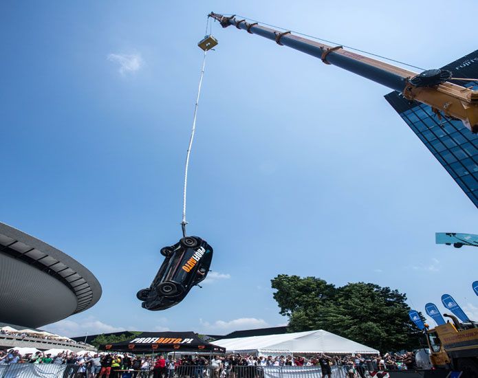 ProfiAuto Show 2019 - samochodowe Bungee
